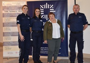 Policjanci podczas konferencji