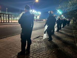 Policjanci podczas zabezpieczenia