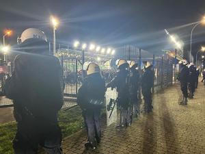 Policjanci podczas zabezpieczenia