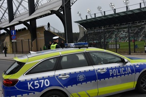Policjanci podczas zabezpieczenia meczu