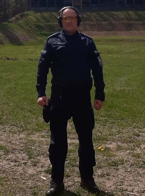 Policjant podczas prowadzonych aktywności