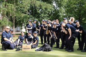 Policjant podczas prowadzonych aktywności