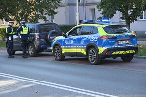 Policjanci podczas działań z dronem